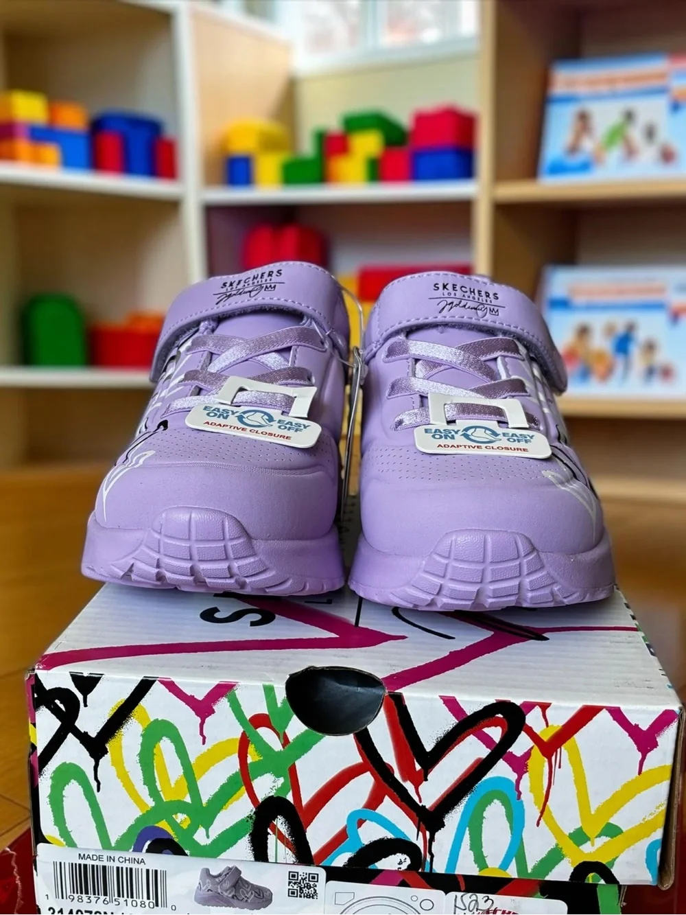 Skechers x Goldcrown: Uno Lite - Love Levitate Size 10K Brand New